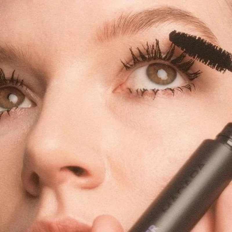 Mascara allongeant volume Come Closer