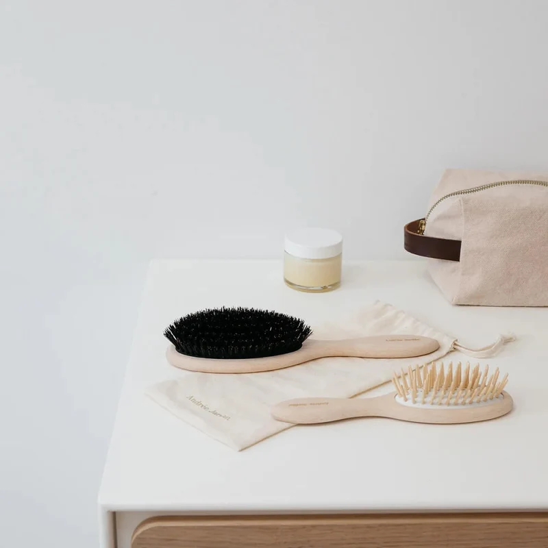 Petite brosse démêlante naturelle