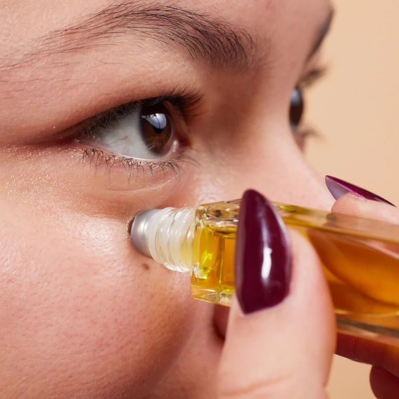 Soin contour précieux yeux et lèvres