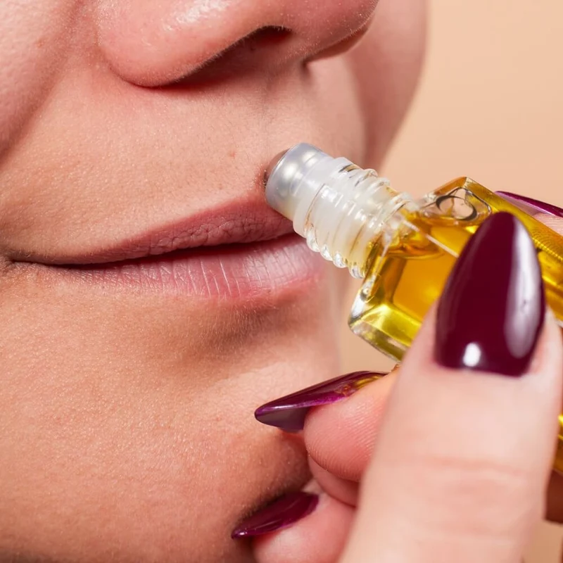 Soin contour précieux yeux et lèvres