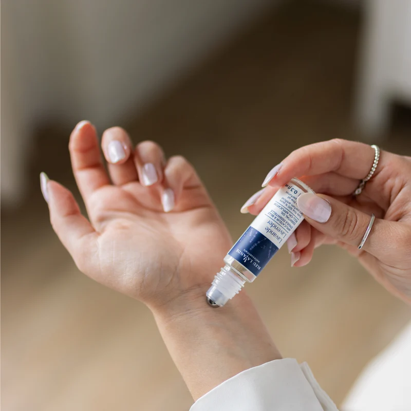 Applicateur à bille d’huile essentielle de lavande fine
