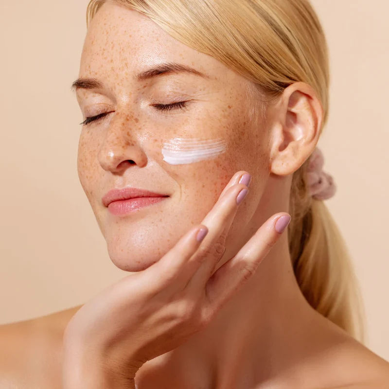 Crème pour peau normale à base d'hydrolat de menthe poivrée