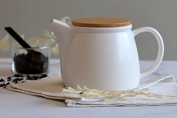 Théière Mona 1L en Porcelaine Blanche et Couvercle en Bois