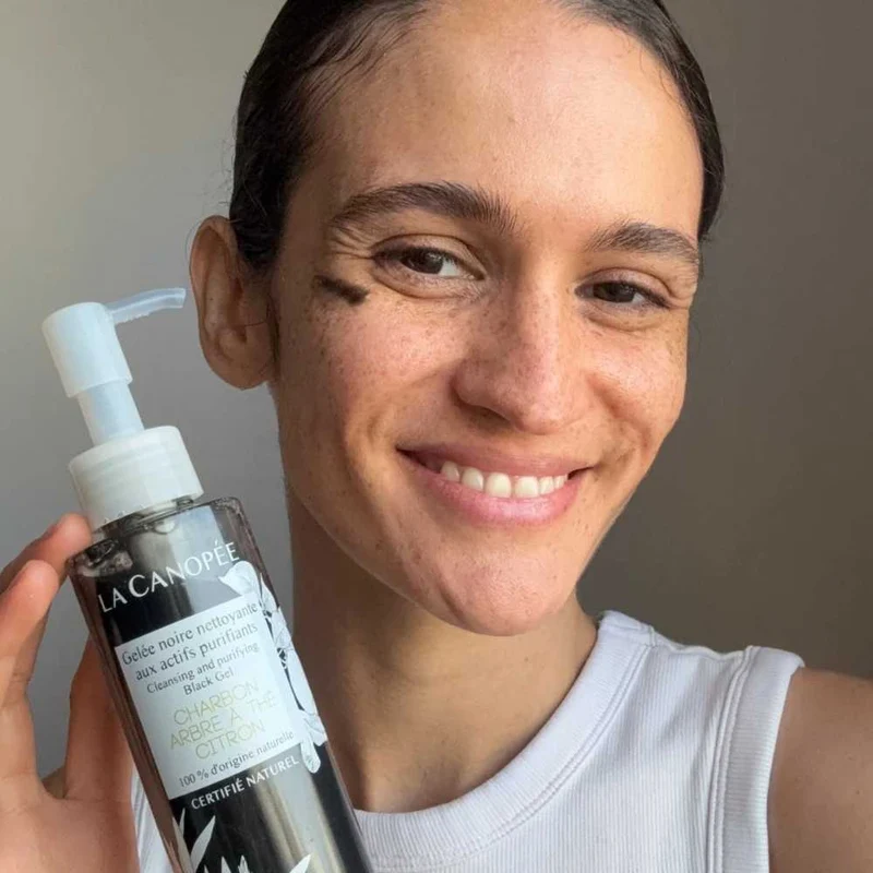 Gelée noire nettoyante aux actifs purifiants