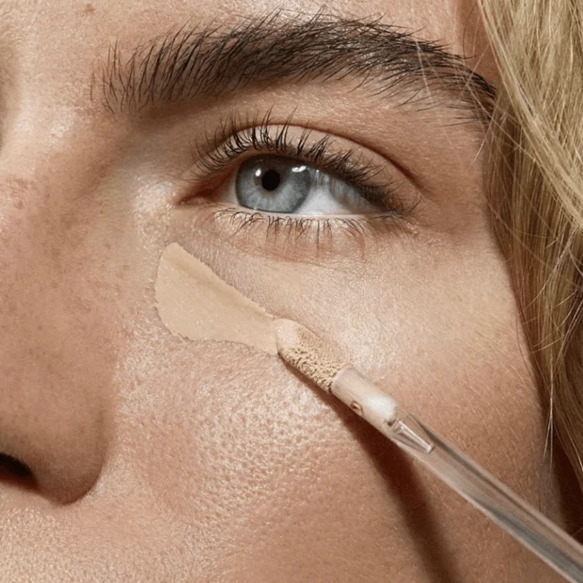 Correcteur anti-cernes liquide lumineux (différentes teintes)
