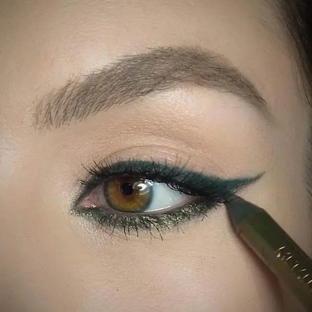 ACCESSOIRES ≡ Crayon A Lèvres & Sourcils