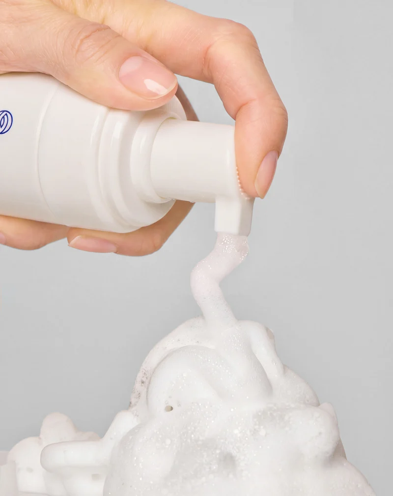 Mousse nettoyante pour peau sensible et acnéique à la bétaïne, au panthénol et à l'allantoïne Cleansing Orphica Clinic 150 ml