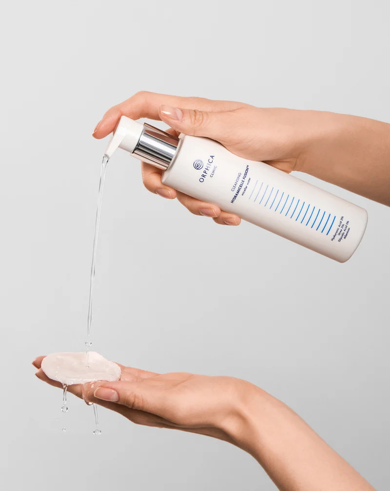 Solution micellaire pour démaquillage et nettoyage pour peau sensible et acnéique à l'urée, à l'acide hyaluronique et à l'acide glycolique Cleansing Orphica Clinic 200 ml