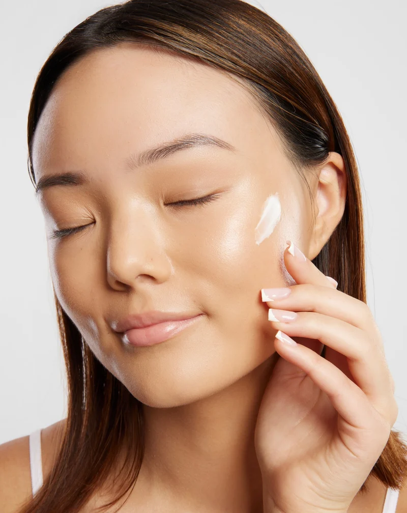 Crème de nuit hydratante pour le visage au beurre de cacao, à l’huile de tsubaki et à l’aloe vera Uddo