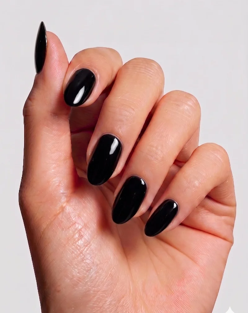 Vernis semi-permanent pour ongles UV/LED Black Elegance 020 Nutridome