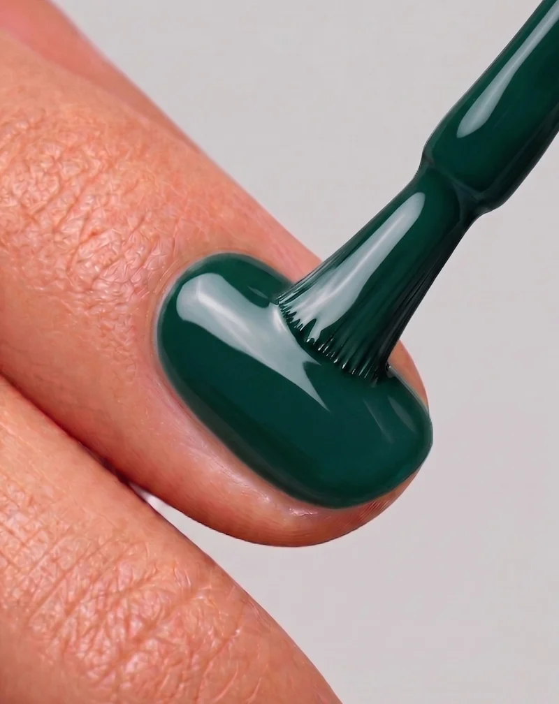 Vernis semi-permanent pour ongles UV/LED Viridian Green 019 Nutridome