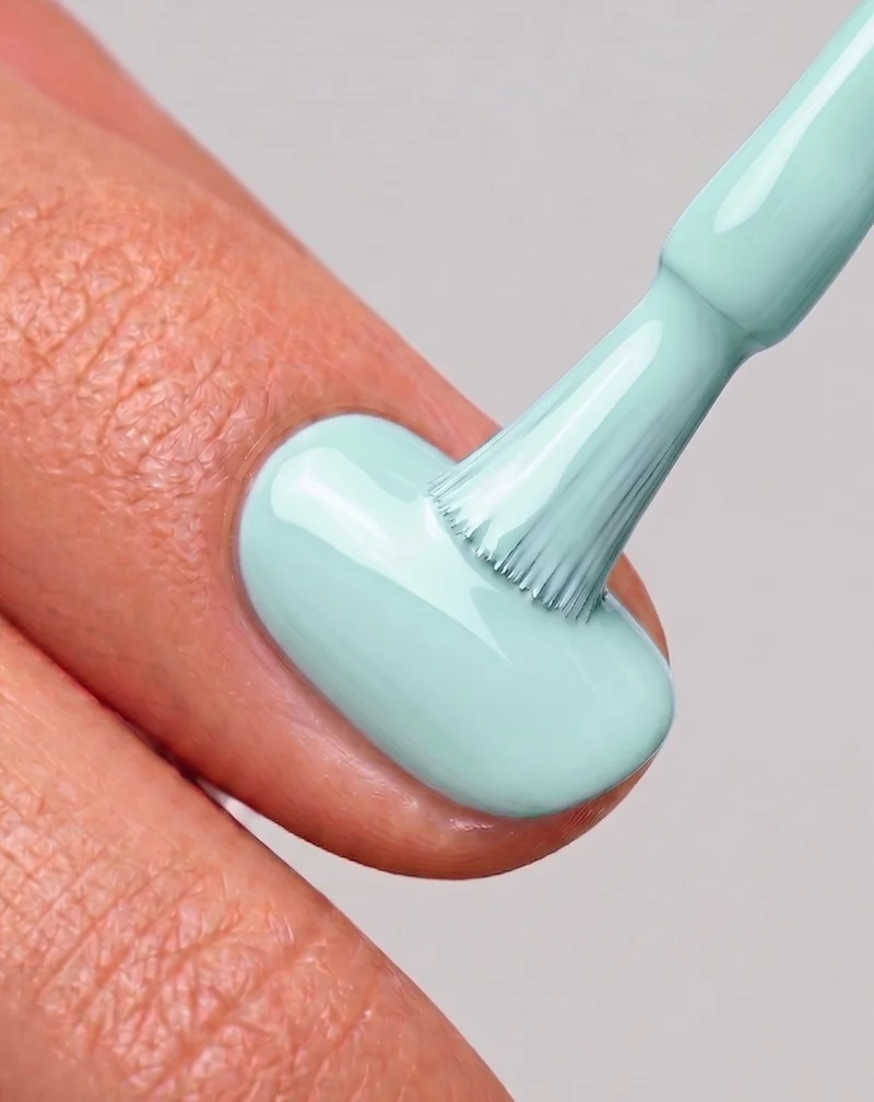 Vernis semi-permanent pour ongles UV/LED Pistachio Cream 002 Nutridome