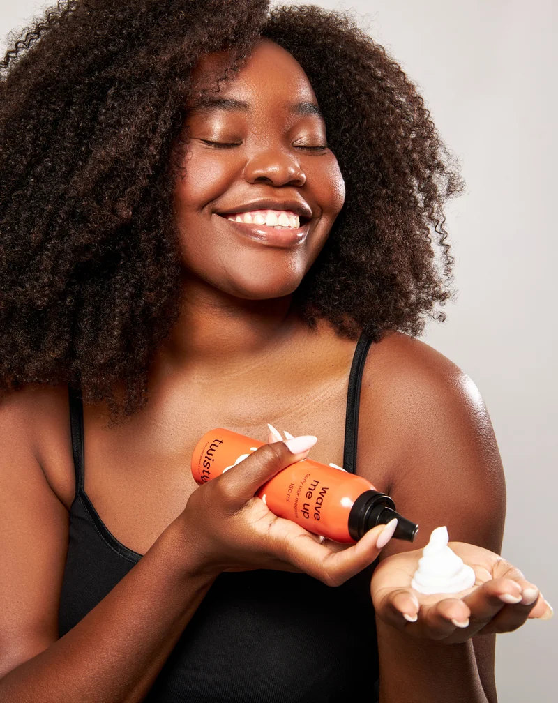 Coffret crème + mousse + gel pour boucles pour le coiffage et le soin des cheveux bouclés et ondulés Twisty