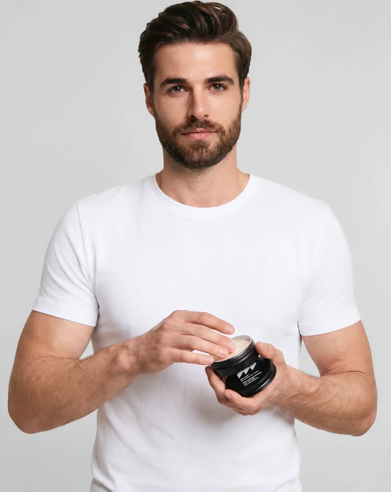 Pomade coiffante pour le modelage et la fixation de la coiffure pour hommes Monolit 55 g