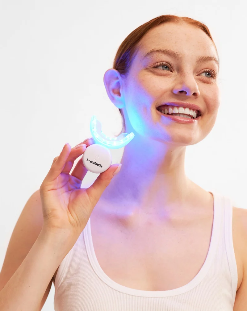 Smilebite Light & Bright LED Kit de blanchiment des dents + 2× Whitesmile Serum™