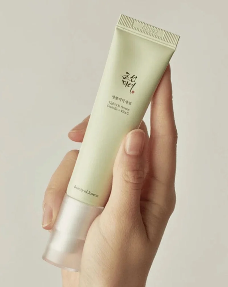 Sérum visage éclaircissant et apaisant Light On Serum à la vitamine C et à la Centella Asiatica Beauty of Joseon