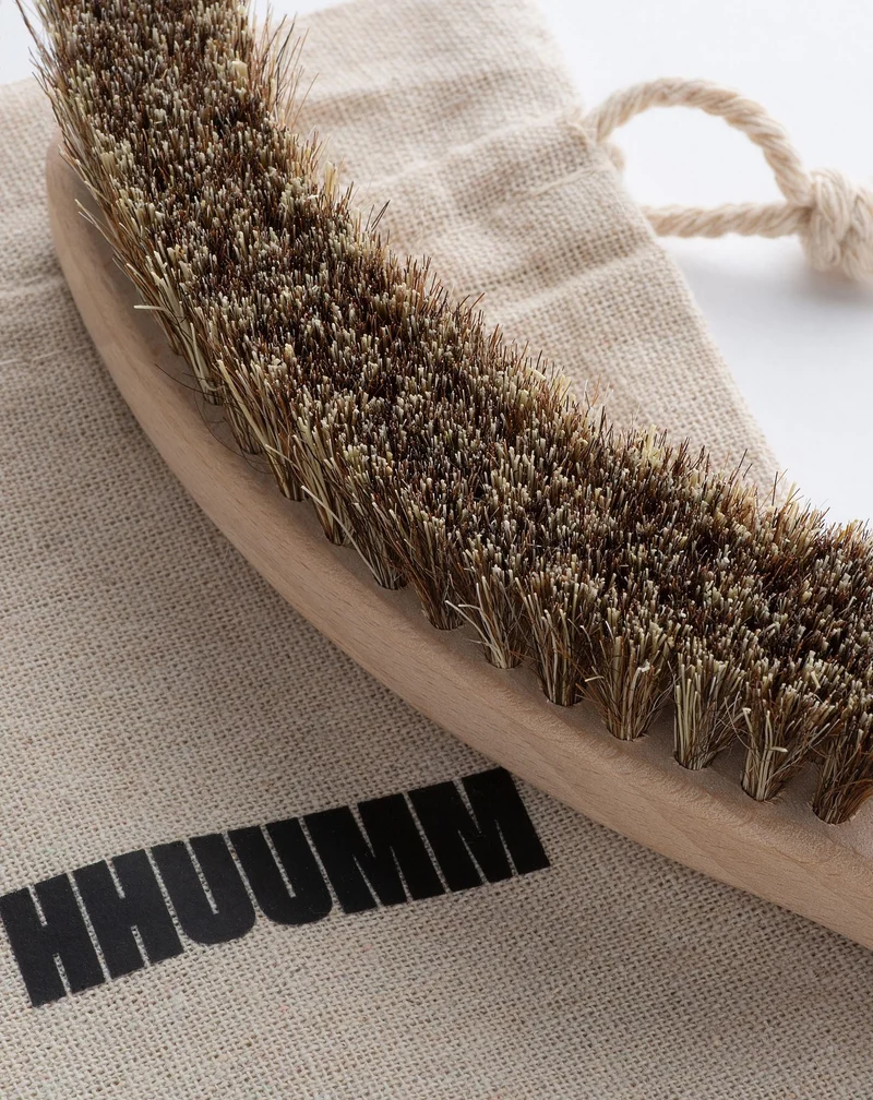 Brosse de massage sèche pour le corps semi-circulaire No. 16 avec mélange de fibres HHUUMM