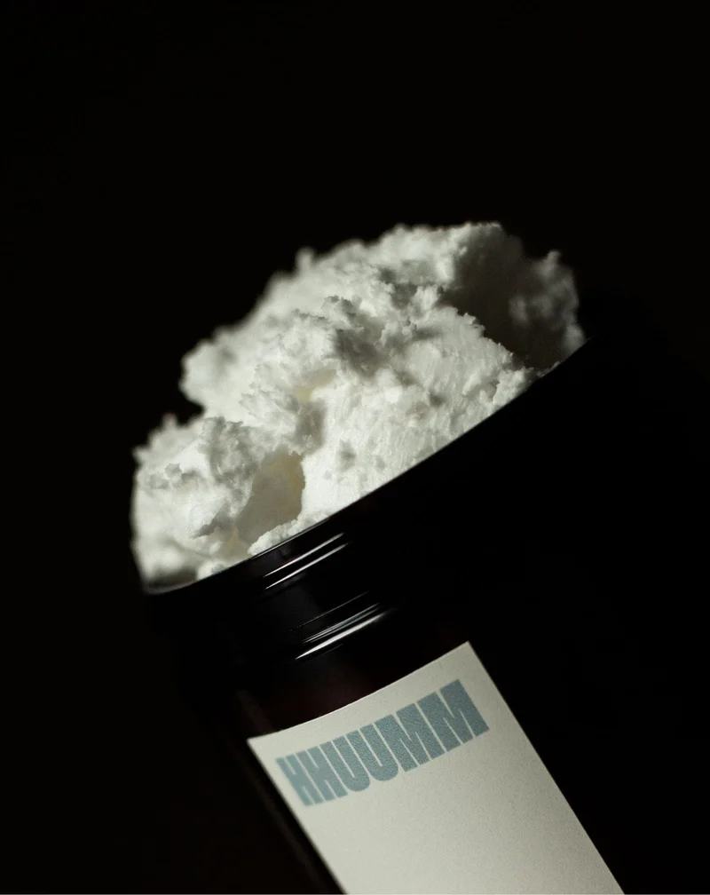 Mousse d'hygiène intime naturellement soignante avec la formule douce HHUUMM