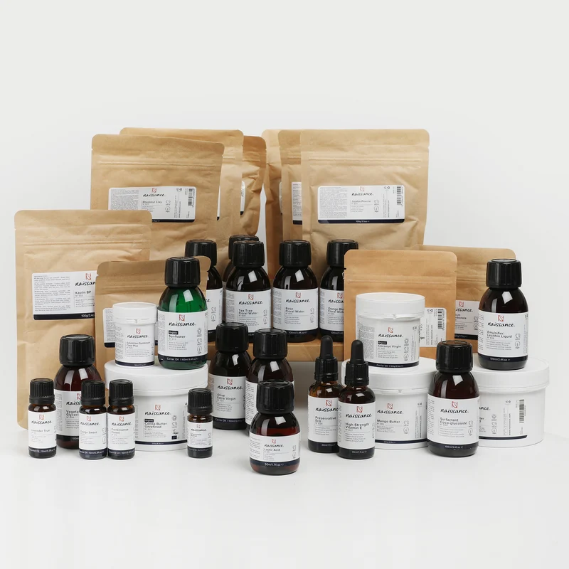 Sélection d'ingrédients cosmétiques de base pour la formation "Formula Botanica"