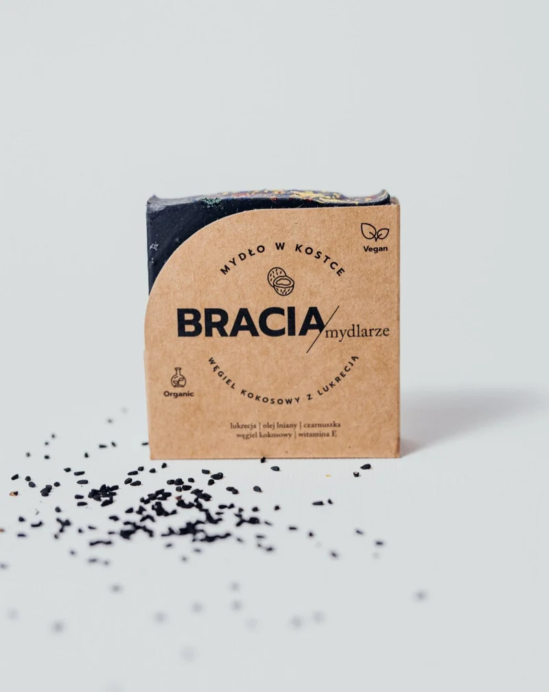 Barre de savon purifiante et antibactérienne au charbon de noix de coco et à la réglisse Bracia Mydlarze