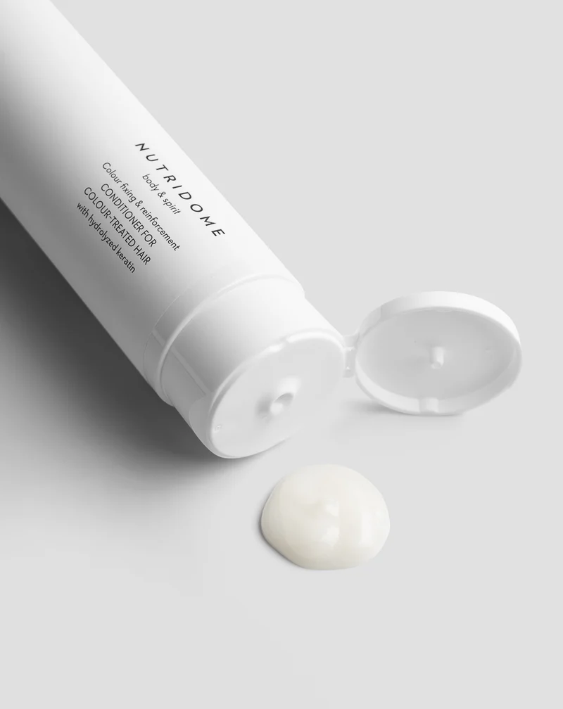 Après-shampoing fixateur et fortifiant Nutridome pour cheveux colorés
