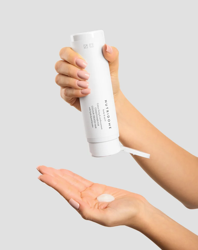 Après-shampoing fixateur et fortifiant Nutridome pour cheveux colorés