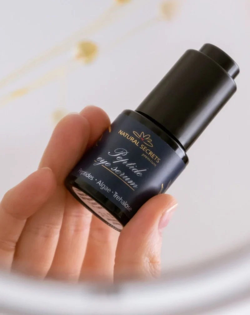 Sérum gel pour les yeux aux peptides, au jus de concombre et aux algues marines Natural Secrets