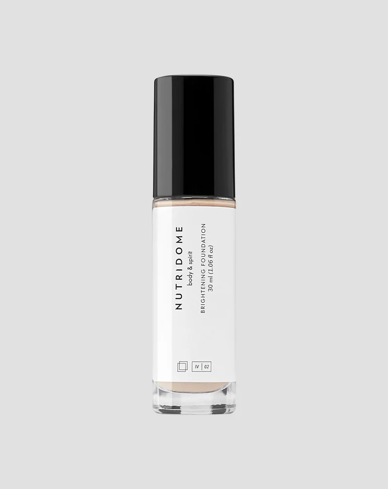 Fond de teint hydratant illuminateur Nutridome à l'acide hyaluronique pour un teint clair