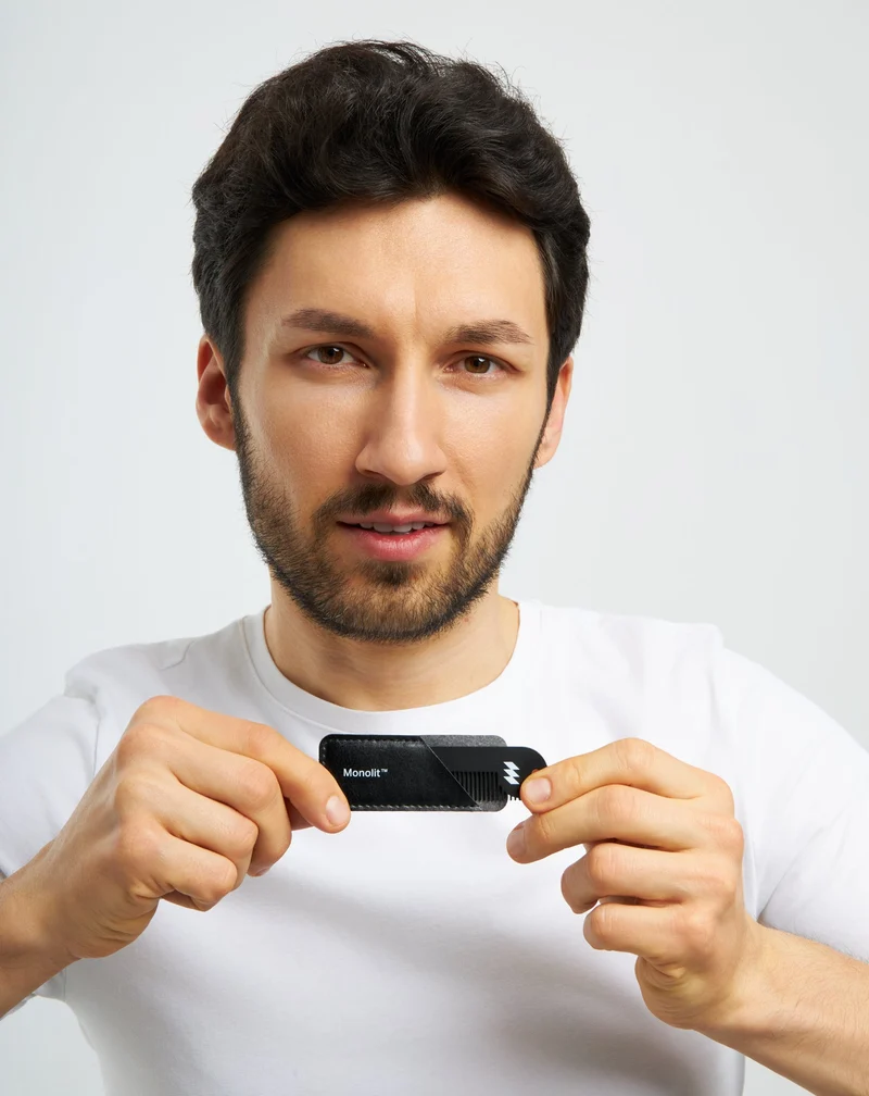 Peigne en métal pour barbes de tous types et de toutes longueurs Monolit