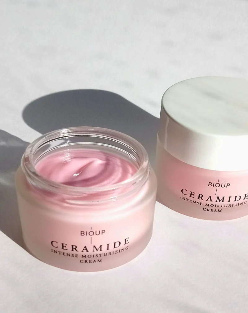 Crème hydratante intensive aux céramides, à l'acide hyaluronique et aux prébiotiques BIOUP