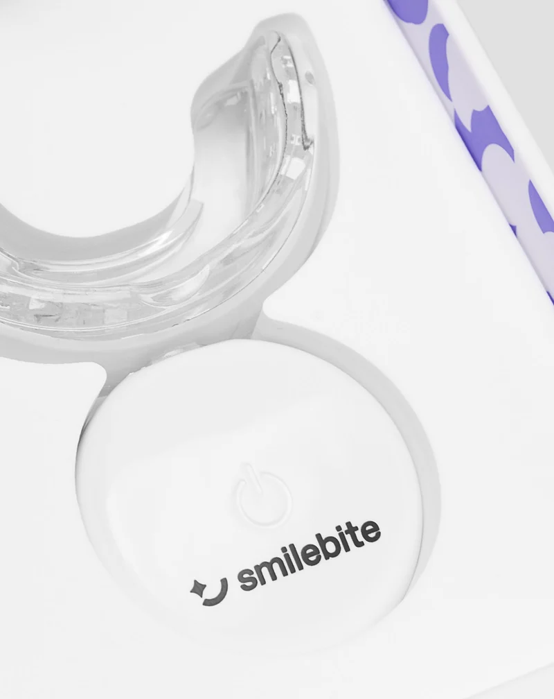 Smilebite Light & Bright LED Kit de blanchiment des dents + Whitesmile Serum™
