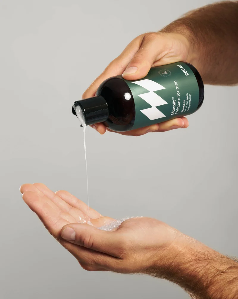 Shampooing pour hommes Monolit avec panthénol et extrait de camomille