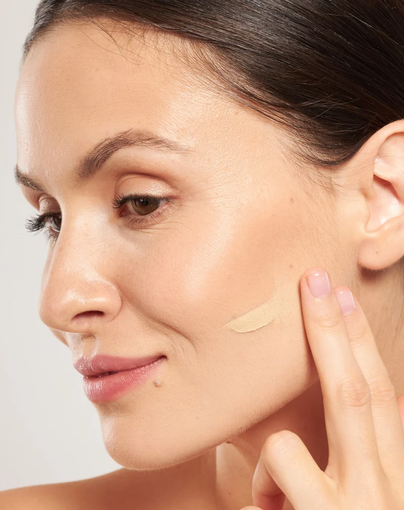 BB Crème hydratante Nutridome SPF 50 à l’acide hyaluronique et à la vitamine C pour le visage - Teinte 03 beige clair