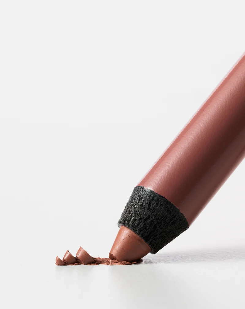 Crayon à lèvres avec une formule crémeuse et longue durée Everybody London
