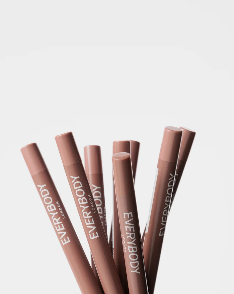 Crayon à lèvres avec une formule crémeuse et longue durée Everybody London