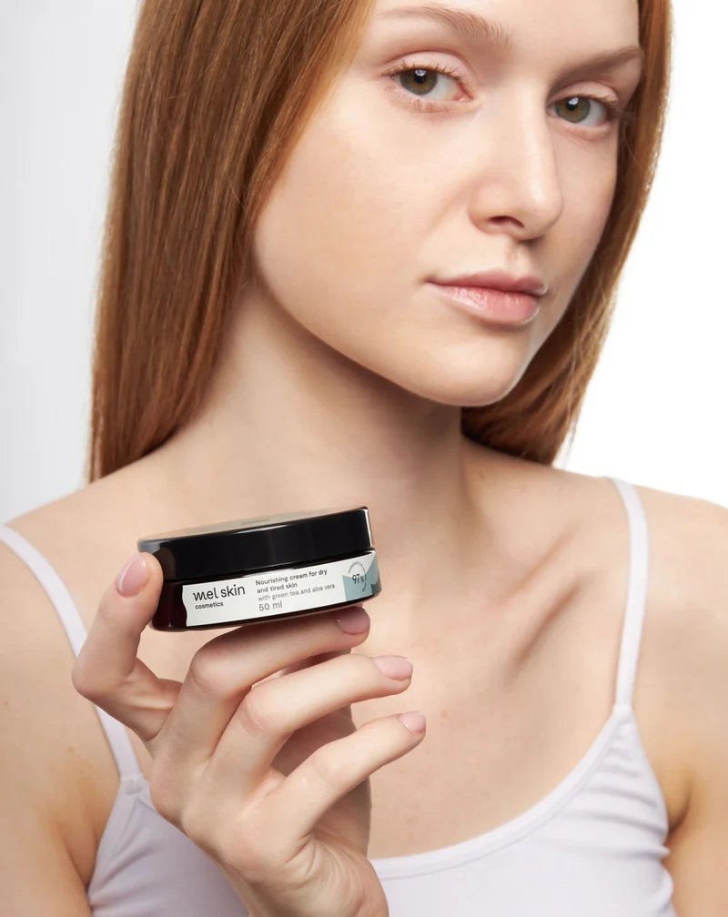 Crème nourrissante Mel Skin pour peaux sèches et fatiguées au thé vert et à l'aloe vera