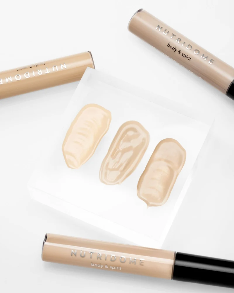 Anti-cernes couvrant Nutridome à la vitamine C contre les imperfections, teint clair