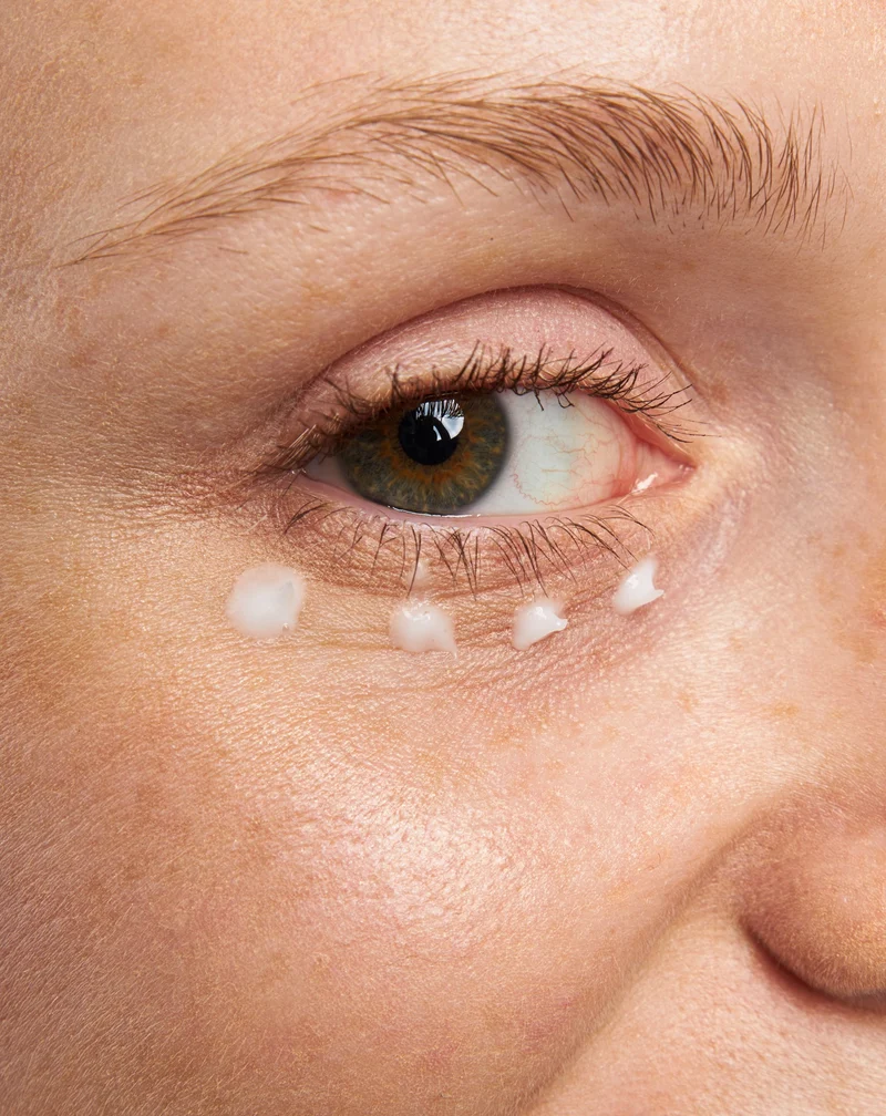 Crème yeux hydratante Nutridome anti-rides et anti-cernes à l’extrait de perle