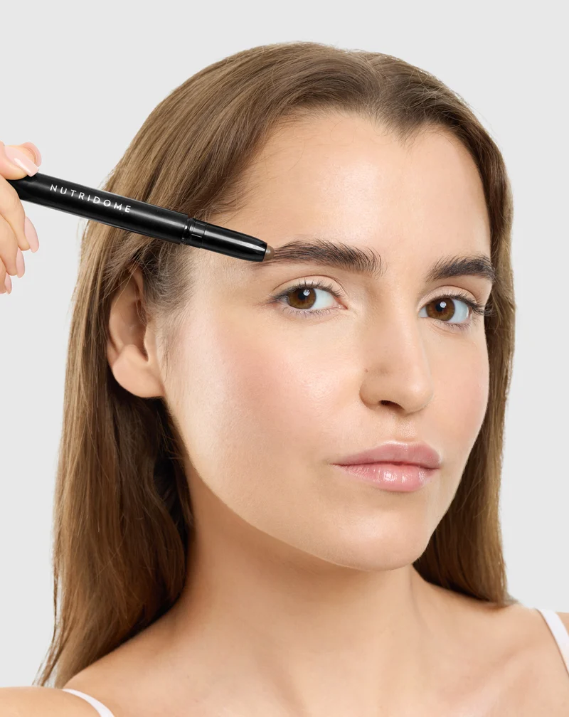 Cire brune pour sourcils Nutridome à l’huile de ricin – Effet laminage