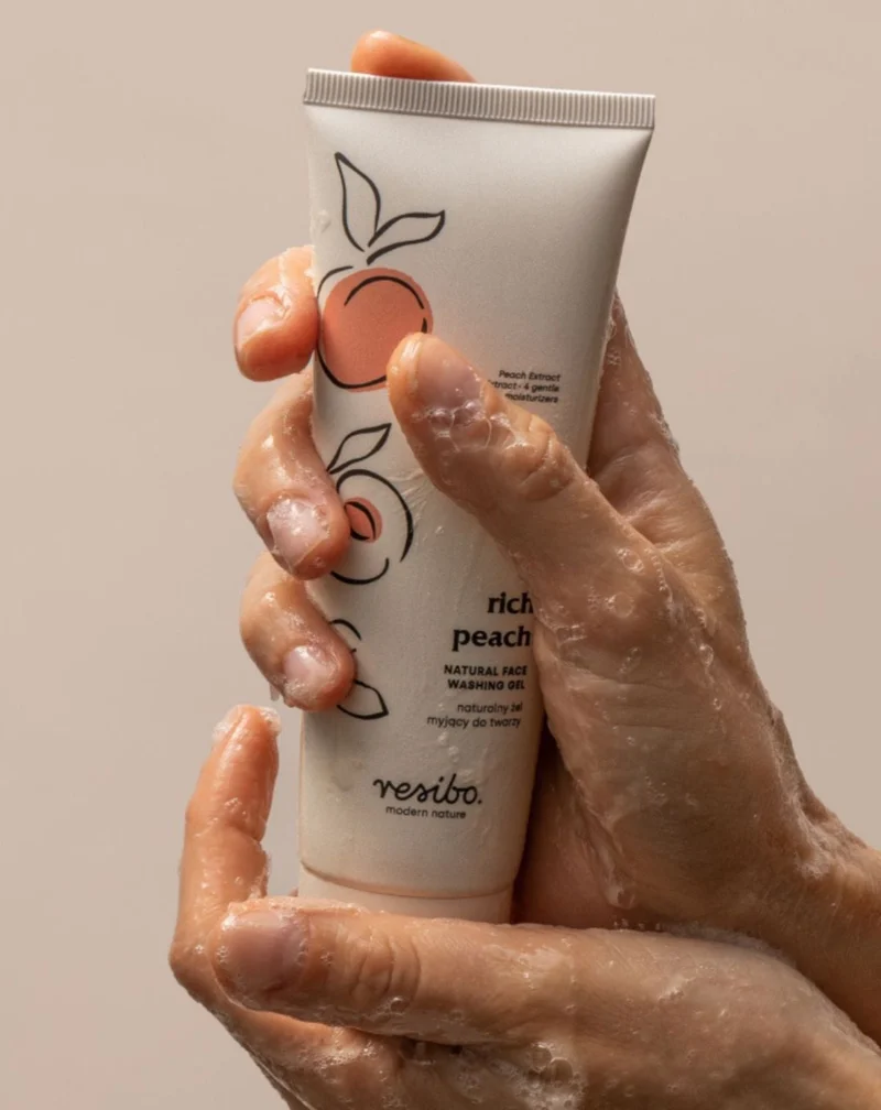 Gel nettoyant naturel pour le visage Rich Peach à l'extrait de pêche 125 ml Resibo