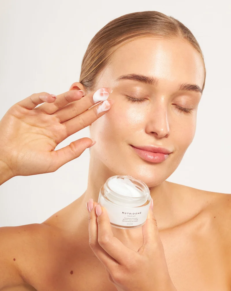 Crème de nuit lissante et raffermissante Nutridome à l'acide hyaluronique