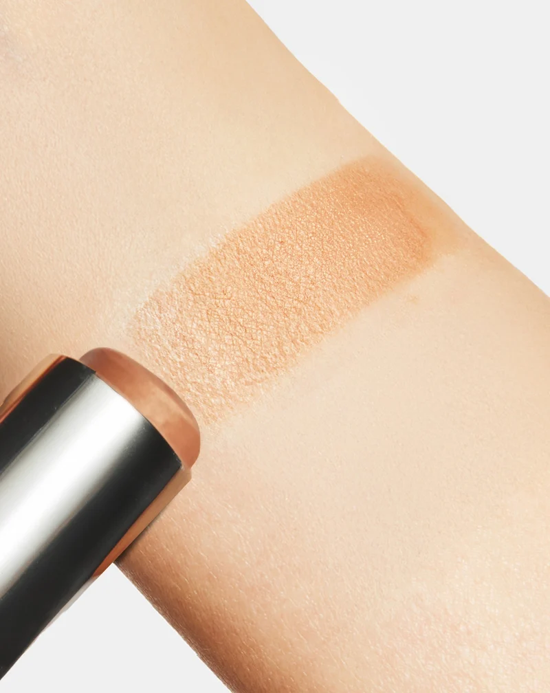 Bronzer en stick pour le contouring du visage pour peaux matures 50+ Aggie