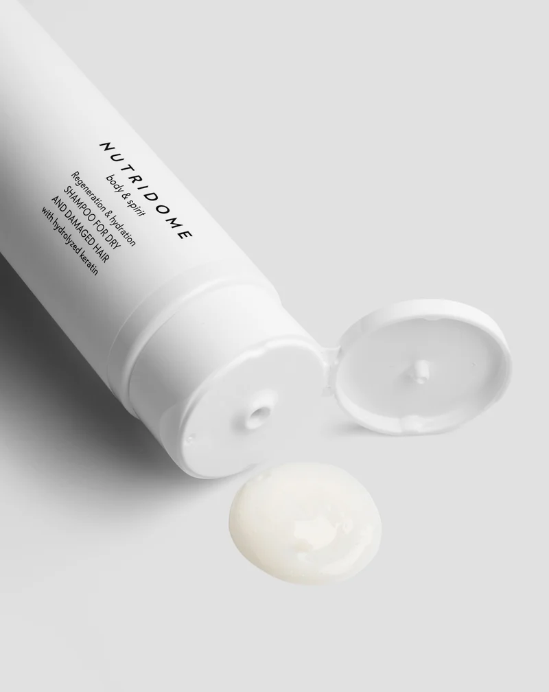 Shampooing pour cheveux secs et abîmés Nutridome à la kératine hydrolysée, régénération et hydratation