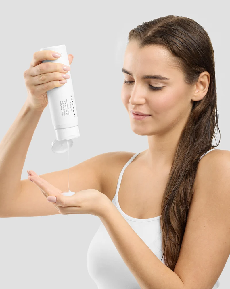 Shampooing pour cheveux secs et abîmés Nutridome à la kératine hydrolysée, régénération et hydratation