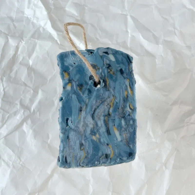 Savon de copeaux - Calcédoine - Indigo et huile essentielle de Géranium rosat