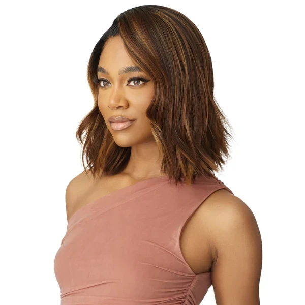 Perruque HD Lace Wavy Bob Adelina - Outré