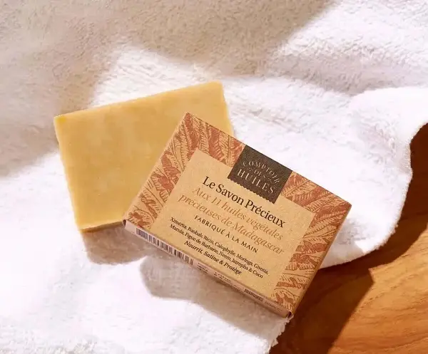 Savon Bio aux 11 Huiles Végétales Précieuses de Madagascar - Comptoir des Huiles