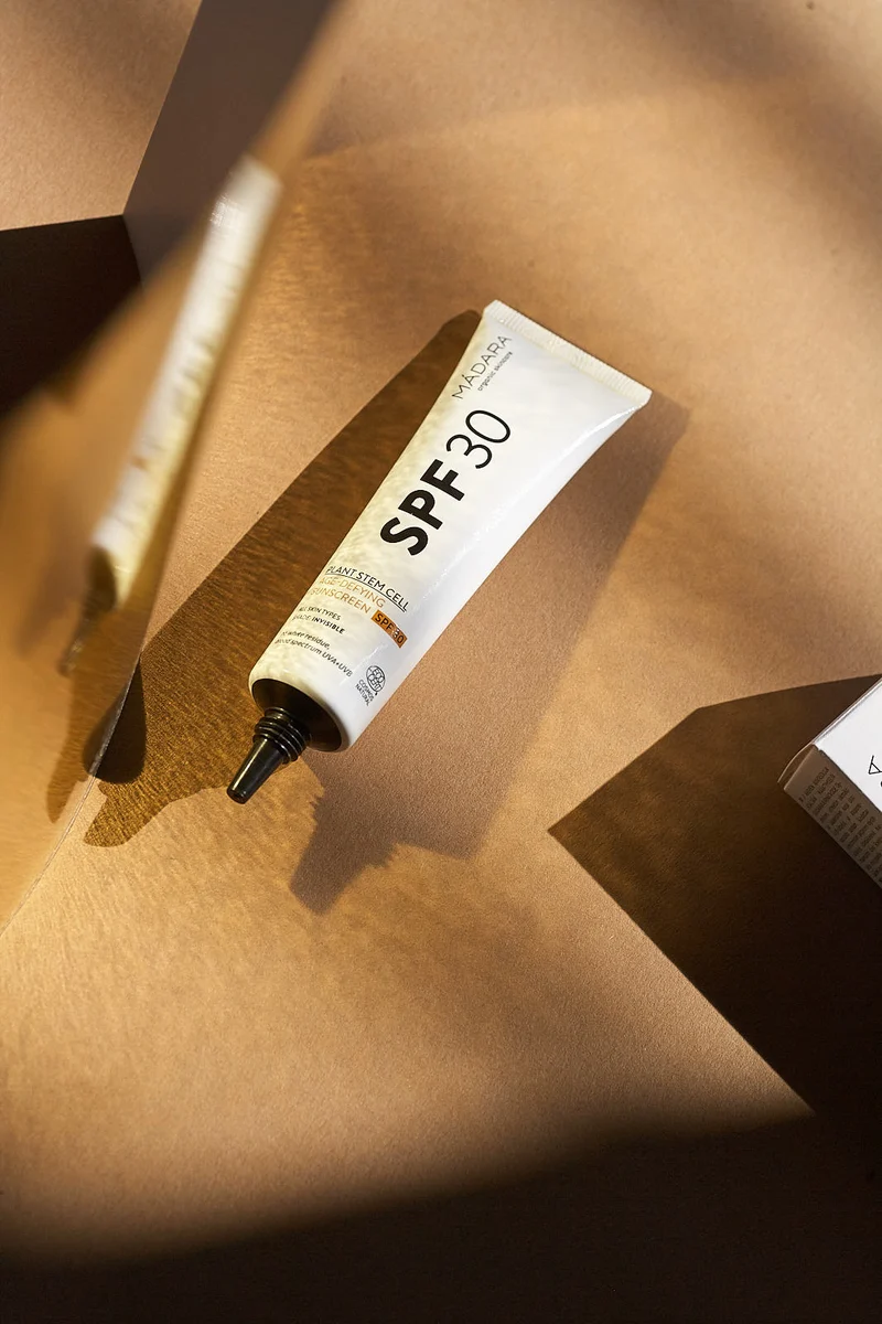 Crème solaire visage anti-âge SPF30