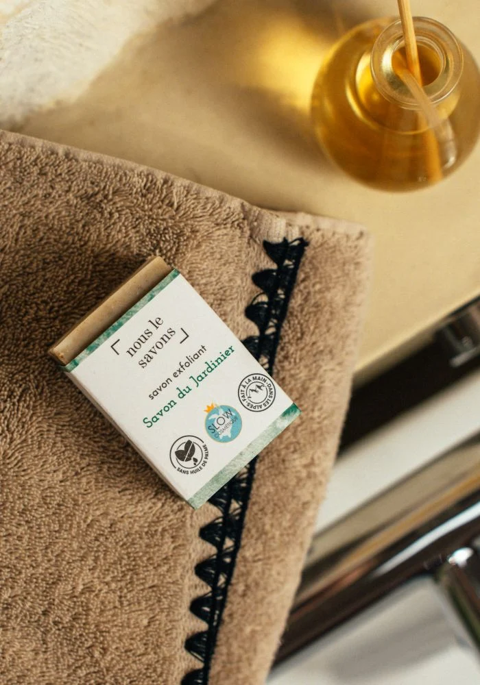 Savon bio exfoliant – Le jardinier