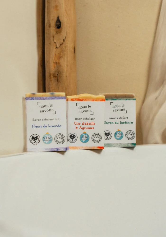 Savon bio exfoliant – Fleurs de lavande
